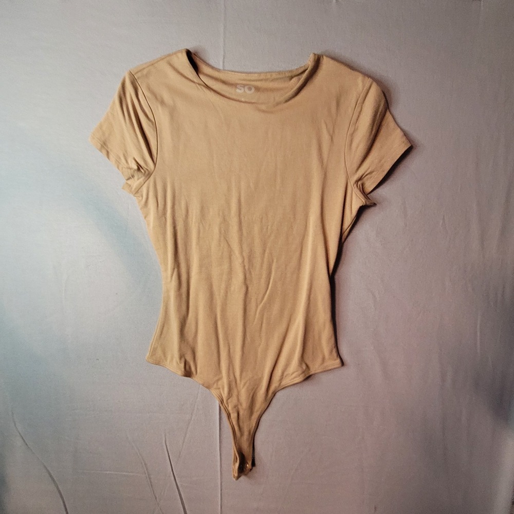 SO Womens Tan Short Sleeve Crew Neck Thong Bodysuit Size‎ Small Neutral Layering